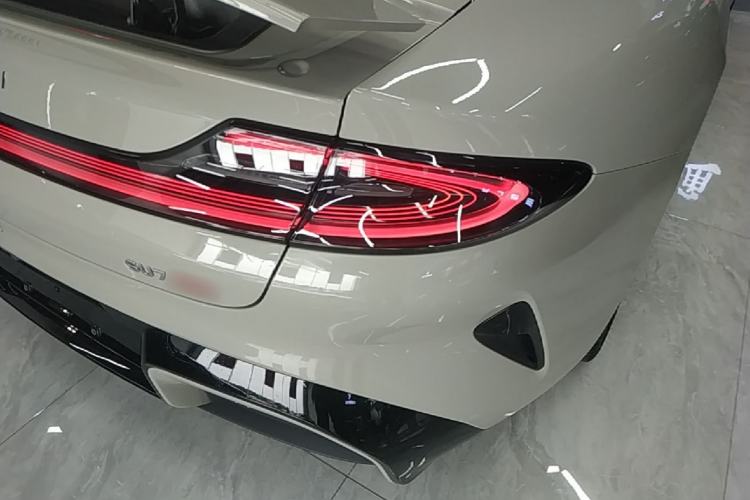 Used Xiaomi Auto SU7 2024 Four-Wheel Drive Ultra-Long Range Advanced Intelligent Driving Max Edition Right Rear Taillight