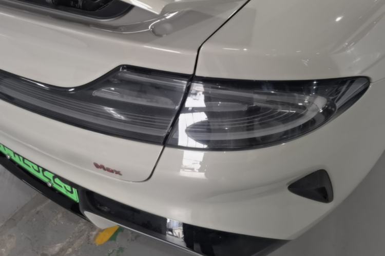 Used Xiaomi Auto SU7 2024 Four-Wheel Drive Ultra-Long Range Advanced Intelligent Driving Max Edition Right Rear Taillight