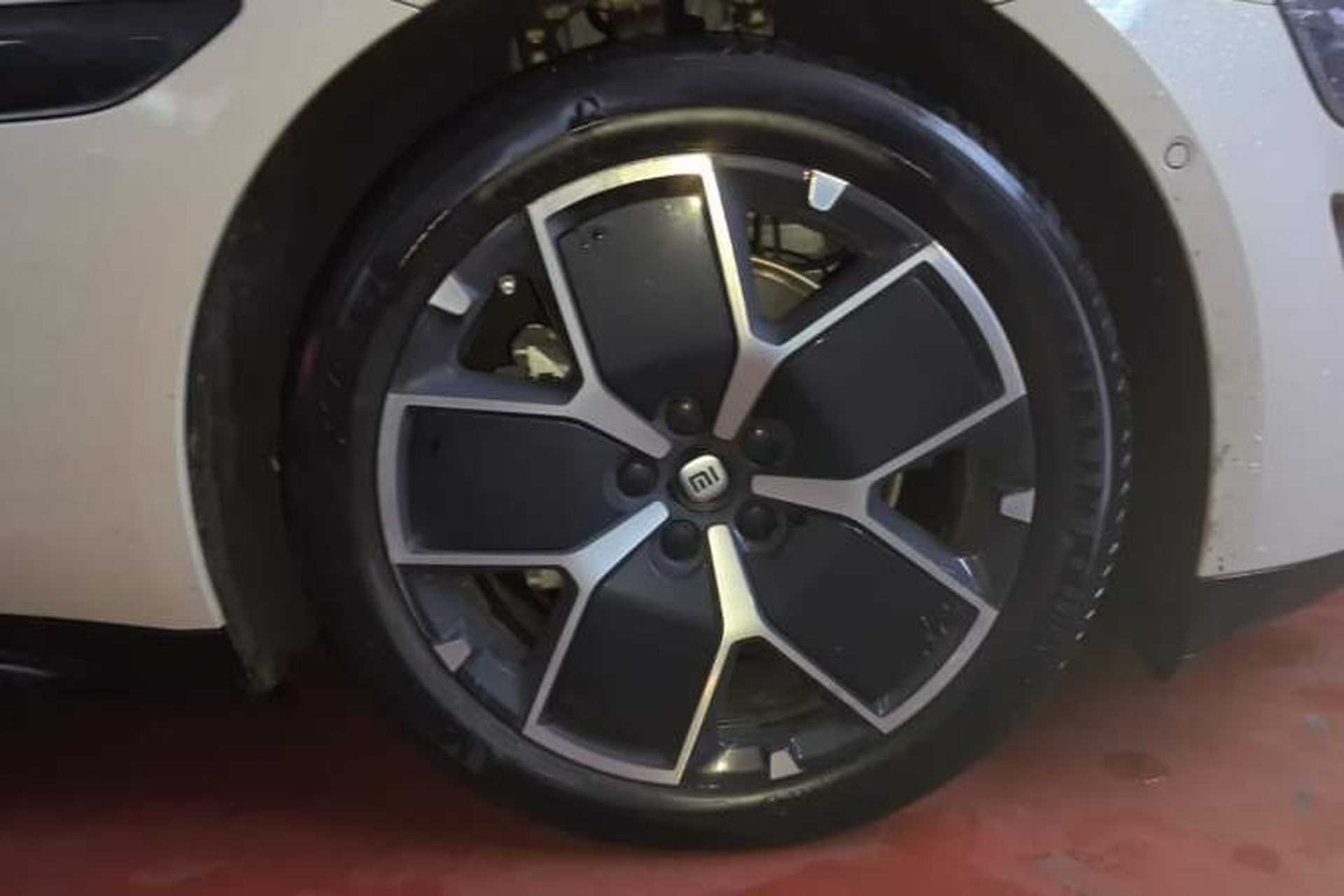 Used Xiaomi Auto SU7 2024 Rear-Drive Ultra-Long Range Advanced Pro-Level Intelligent Driving Version Right Rear Wheel Hub