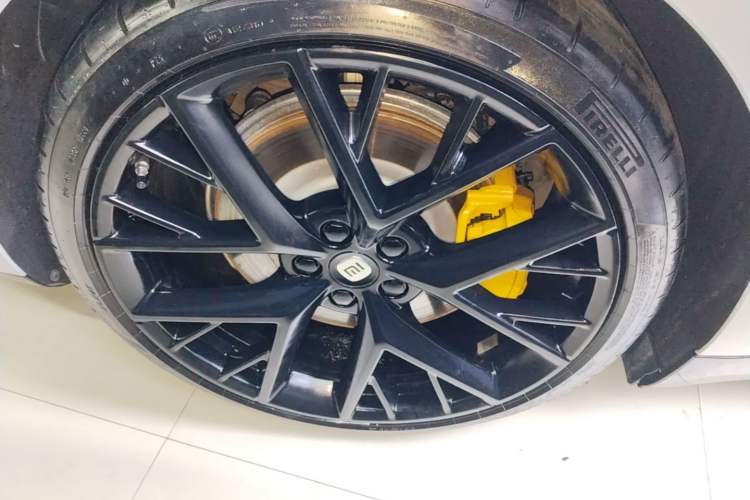Used Xiaomi Auto SU7 2024 Four-Wheel Drive Ultra-Long Range Advanced Intelligent Driving Max Edition Right Rear Wheel Hub