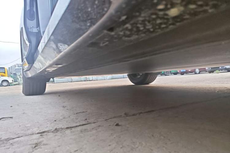 Used Xiaomi Auto SU7 2024 Rear-Drive Long-Range Intelligent Driving Version Right Side Sill