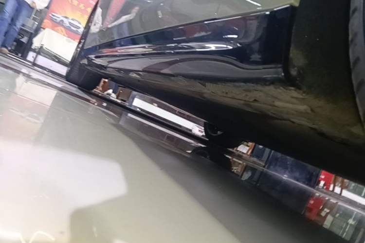 Used Xiaomi Auto SU7 2024 Four-Wheel Drive Ultra-Long Range Advanced Intelligent Driving Max Edition Right Side Sill
