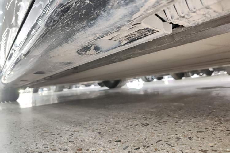 Used Xiaomi Auto SU7 2024 Rear-Drive Long-Range Intelligent Driving Version Right Side Sill