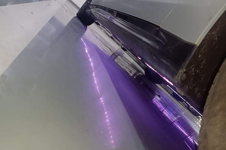 Used Xiaomi Auto SU7 2024 Rear-Drive Ultra-Long Range Advanced Pro-Level Intelligent Driving Version Right Side Sill