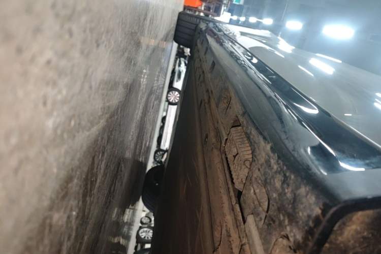 Used Xiaomi Auto SU7 2024 Four-Wheel Drive Ultra-Long Range Advanced Intelligent Driving Max Edition Right Side Sill