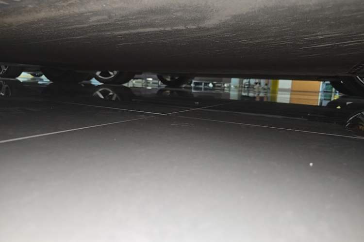 Used Xiaomi Auto SU7 2024 Rear-Drive Long-Range Intelligent Driving Version Right Side Sill