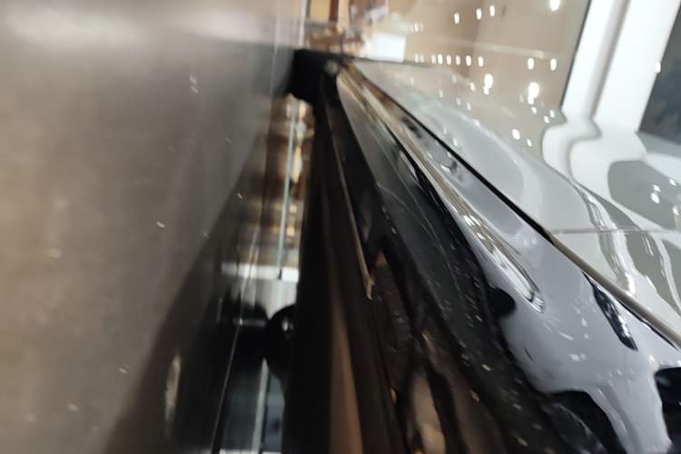 Used Xiaomi Auto SU7 2024 Four-Wheel Drive Ultra-Long Range Advanced Intelligent Driving Max Edition Right Side Sill