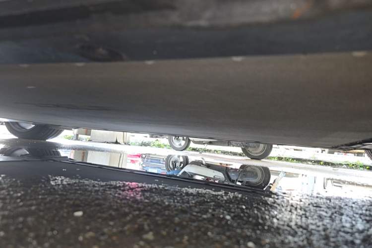 Used Xiaomi Auto SU7 2024 Rear-Drive Long-Range Intelligent Driving Version Right Side Sill
