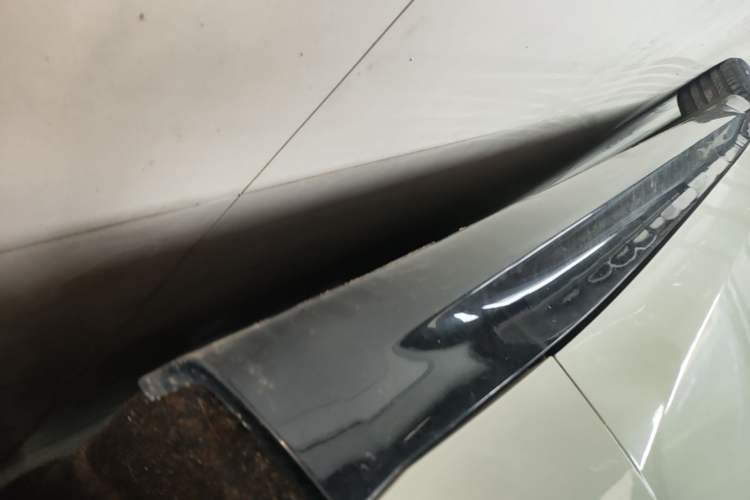 Used Xiaomi Auto SU7 2024 Rear-Drive Ultra-Long Range Advanced Pro-Level Intelligent Driving Version Right Side Sill