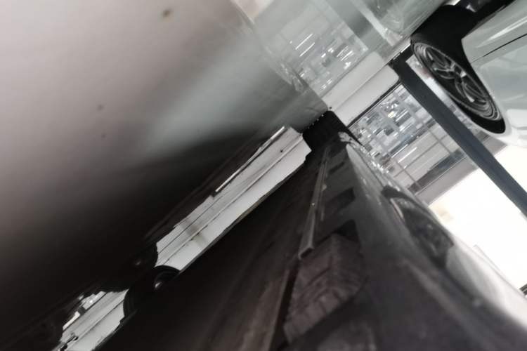 Used Xiaomi Auto SU7 2024 Rear-Drive Ultra-Long Range Advanced Pro-Level Intelligent Driving Version Right Side Sill