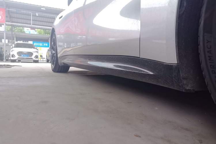 Used Xiaomi Auto SU7 2024 Rear-Drive Ultra-Long Range Advanced Pro-Level Intelligent Driving Version Right Side Sill