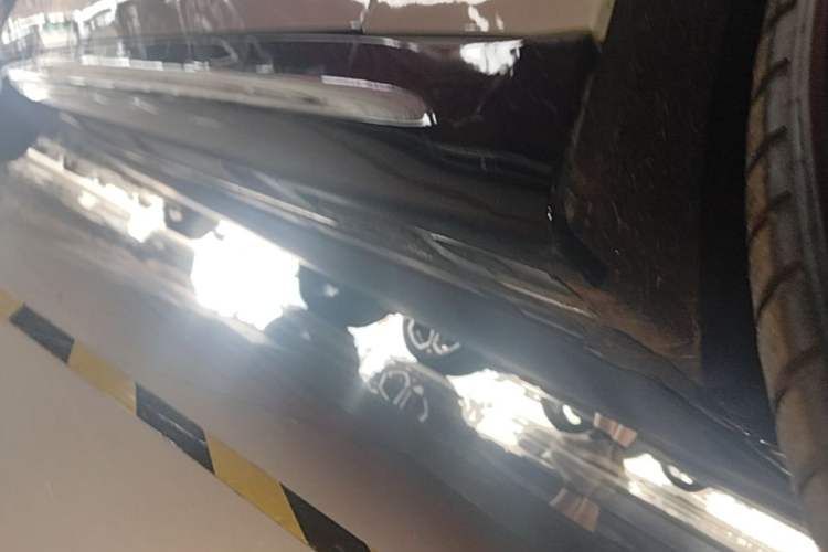 Used Xiaomi Auto SU7 2024 Four-Wheel Drive Ultra-Long Range Advanced Intelligent Driving Max Edition Right Side Sill
