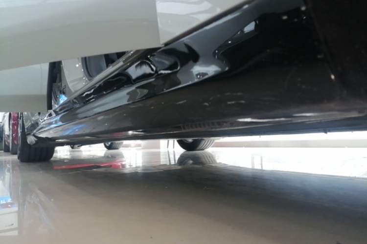 Used Xiaomi Auto SU7 2024 Rear-Drive Long-Range Intelligent Driving Version Right Side Sill