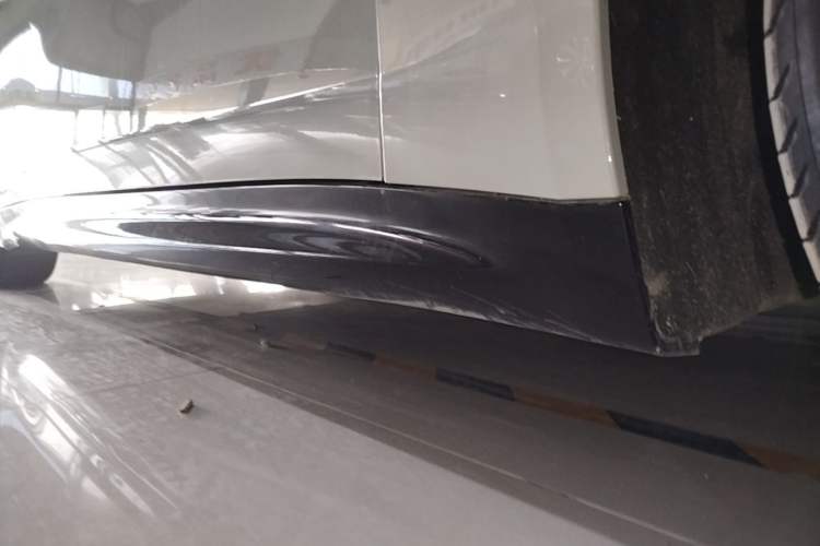 Used Xiaomi Auto SU7 2024 Rear-Drive Long-Range Intelligent Driving Version Right Side Sill