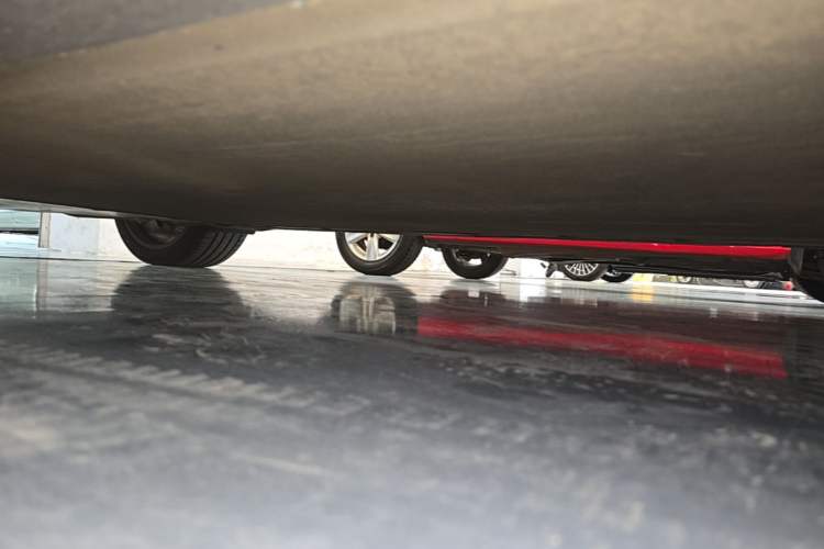 Used Xiaomi Auto SU7 2024 Four-Wheel-Drive Max Founder's Edition Right Side Sill