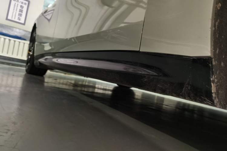 Used Xiaomi Auto SU7 2024 Rear-Drive Ultra-Long Range Advanced Pro-Level Intelligent Driving Version Right Side Sill