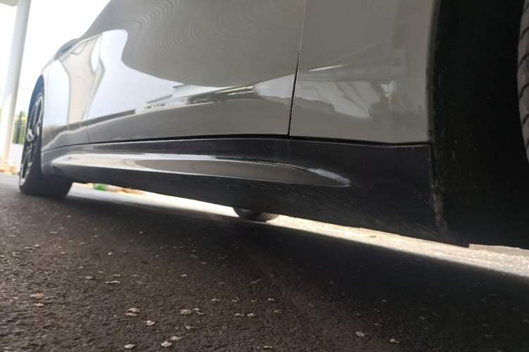 Used Xiaomi Auto SU7 2024 Rear-Drive Ultra-Long Range Advanced Pro-Level Intelligent Driving Version Right Side Sill