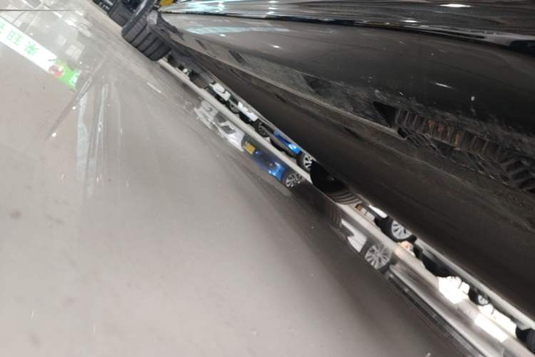 Used Xiaomi Auto SU7 2024 Rear-Drive Ultra-Long Range Advanced Pro-Level Intelligent Driving Version Right Side Sill