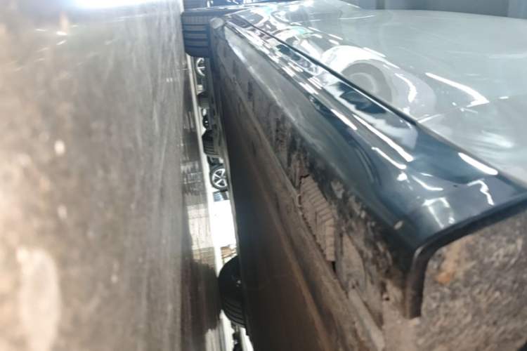 Used Xiaomi Auto SU7 2024 Rear-Drive Ultra-Long Range Advanced Pro-Level Intelligent Driving Version Right Side Sill