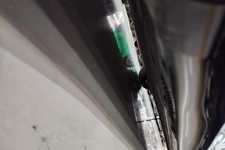 Used Xiaomi Auto SU7 2024 Rear-Drive Long-Range Intelligent Driving Version Right Side Sill