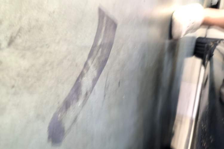 Used Xiaomi Auto SU7 2024 Rear-Drive Long-Range Intelligent Driving Version Right Side Sill