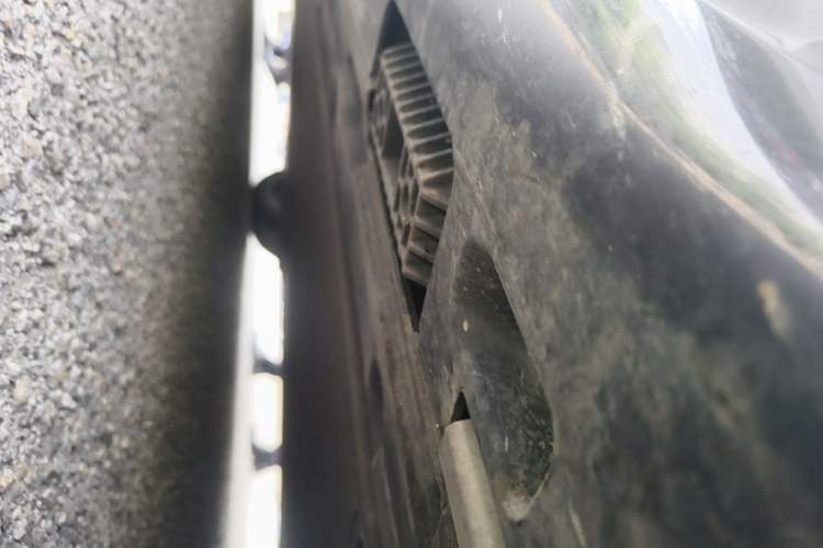 Used Xiaomi Auto SU7 2024 Four-Wheel Drive Ultra-Long Range Advanced Intelligent Driving Max Edition Right Side Sill