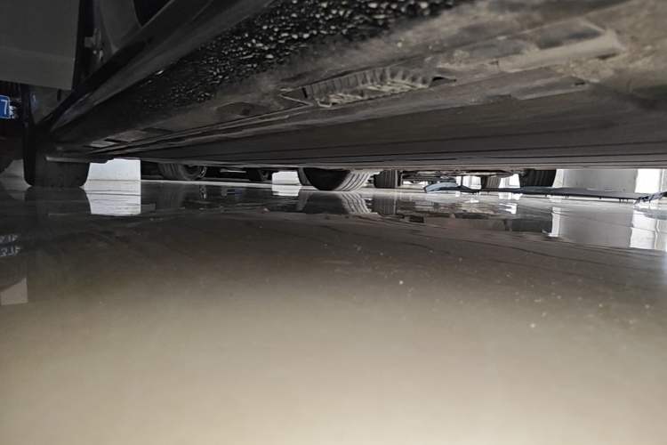 Used Xiaomi Auto SU7 2024 Rear-Drive Long-Range Intelligent Driving Version Right Side Sill