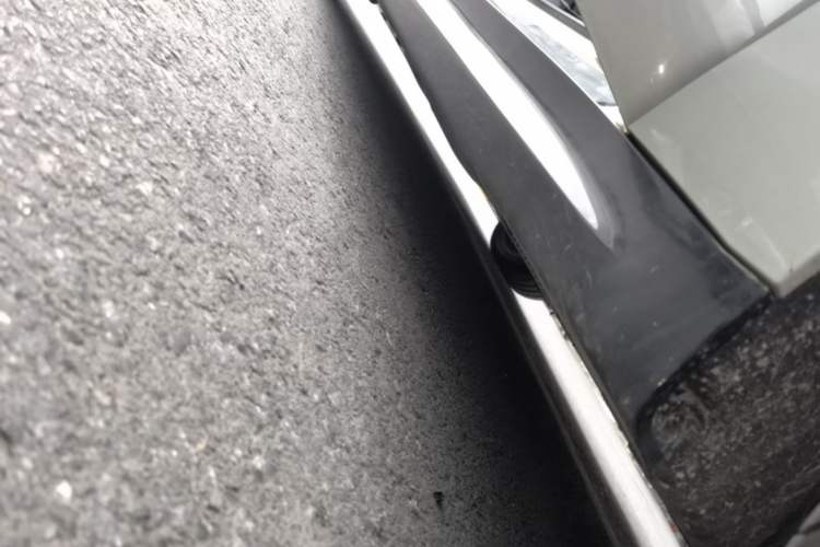 Used Xiaomi Auto SU7 2024 Rear-Drive Standard Founder Edition Right Side Sill