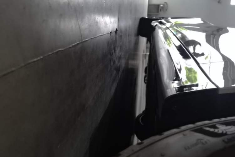 Used Xiaomi Auto SU7 2024 Four-Wheel Drive Ultra-Long Range Advanced Intelligent Driving Max Edition Right Side Sill