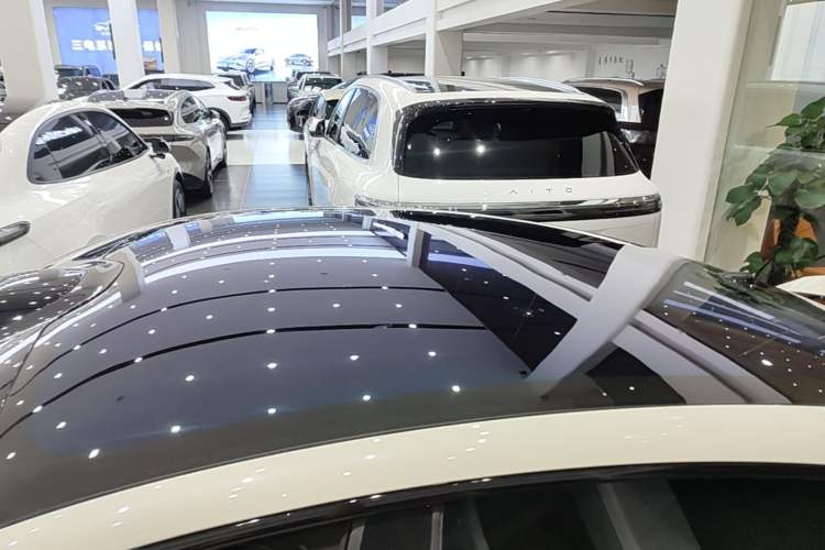 Used Xiaomi Auto SU7 2024 Four-Wheel Drive Ultra-Long Range Advanced Intelligent Driving Max Edition Roof