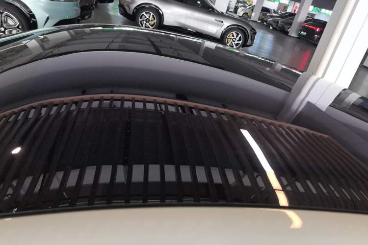 Used Xiaomi Auto SU7 2024 Rear-Drive Long-Range Intelligent Driving Version Roof