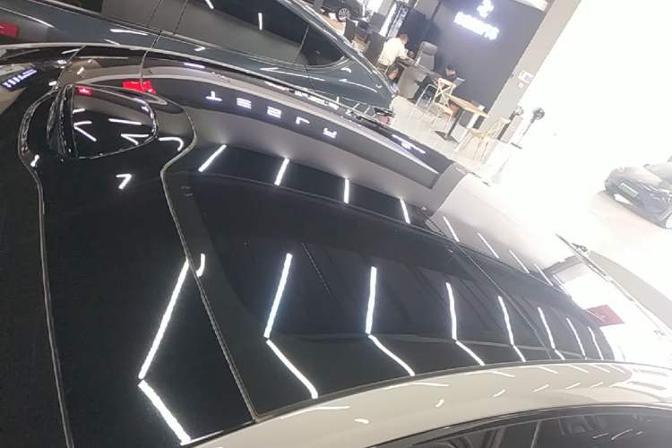 Used Xiaomi Auto SU7 2024 Four-Wheel Drive Ultra-Long Range Advanced Intelligent Driving Max Edition Roof