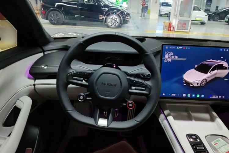 Used Xiaomi Auto SU7 2024 Four-Wheel Drive Ultra-Long Range Advanced Intelligent Driving Max Edition Steering Wheel
