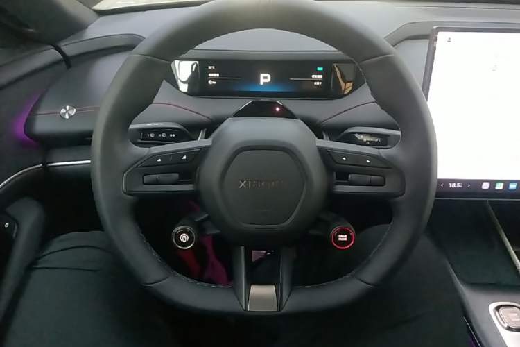 Used Xiaomi Auto SU7 2024 Rear-Drive Ultra-Long Range Advanced Pro-Level Intelligent Driving Version Steering Wheel