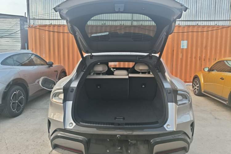 Used Xiaomi Auto SU7 2024 Rear-Drive Long-Range Intelligent Driving Version Trunk