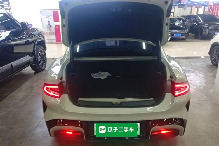 Used Xiaomi Auto SU7 2024 Four-Wheel Drive Ultra-Long Range Advanced Intelligent Driving Max Edition Trunk