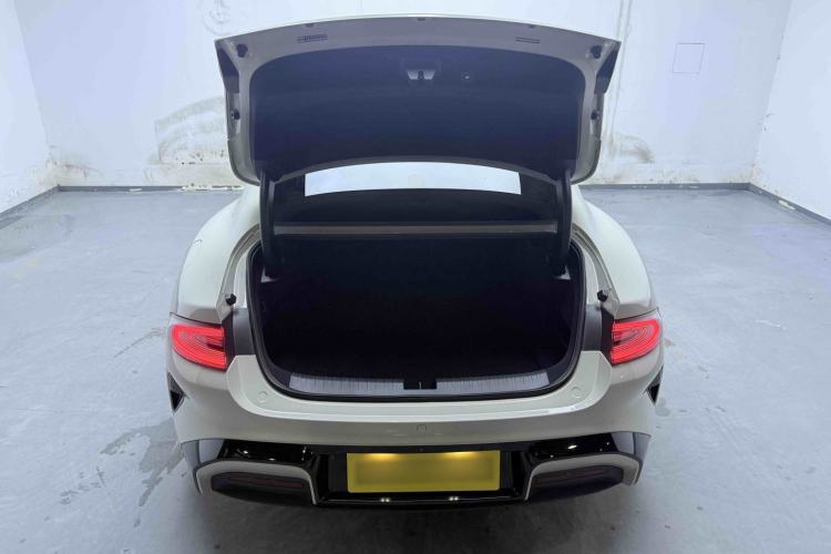 Used Xiaomi Auto SU7 2024 Rear-Drive Long-Range Intelligent Driving Version Trunk