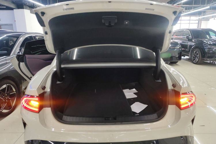 Used Xiaomi Auto SU7 2024 Four-Wheel-Drive Max Founder's Edition Trunk
