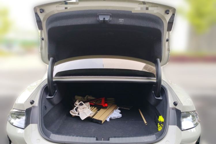 Used Xiaomi Auto SU7 2024 Rear-Drive Long-Range Intelligent Driving Version Trunk