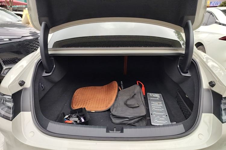 Used Xiaomi Auto SU7 2024 Rear-Drive Ultra-Long Range Advanced Pro-Level Intelligent Driving Version Trunk