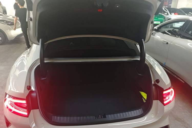 Used Xiaomi Auto SU7 2024 Rear-Drive Ultra-Long Range Advanced Pro-Level Intelligent Driving Version Trunk