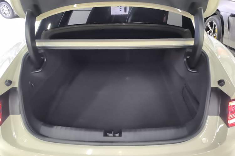 Used Xiaomi Auto SU7 2024 Rear-Drive Ultra-Long Range Advanced Pro-Level Intelligent Driving Version Trunk