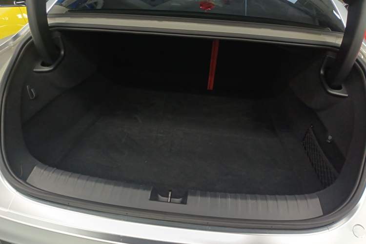 Used Xiaomi Auto SU7 2024 Four-Wheel Drive Ultra-Long Range Advanced Intelligent Driving Max Edition Trunk