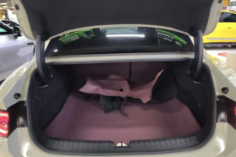Used Xiaomi Auto SU7 2024 Rear-Drive Long-Range Intelligent Driving Version Trunk
