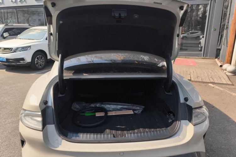 Used Xiaomi Auto SU7 2024 Rear-Drive Long-Range Intelligent Driving Version Trunk