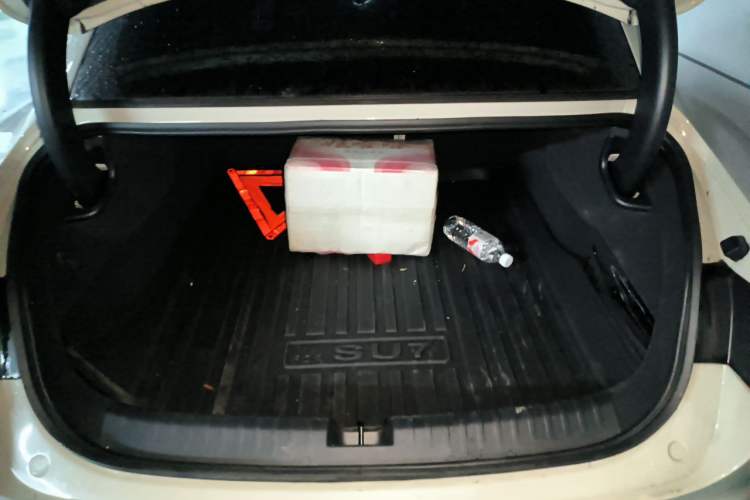 Used Xiaomi Auto SU7 2024 Rear-Drive Long-Range Intelligent Driving Version Trunk