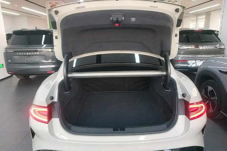 Used Xiaomi Auto SU7 2024 Rear-Drive Ultra-Long Range Advanced Pro-Level Intelligent Driving Version Trunk