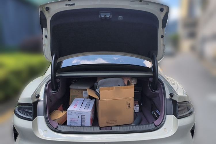 Used Xiaomi Auto SU7 2024 Four-Wheel Drive Ultra-Long Range Advanced Intelligent Driving Max Edition Trunk
