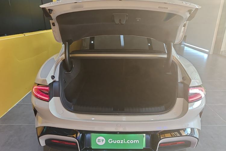 Used Xiaomi Auto SU7 2024 Rear-Drive Long-Range Intelligent Driving Version Trunk