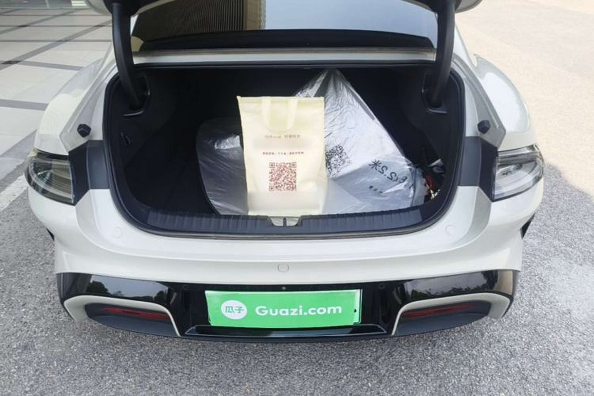 Used Xiaomi Auto SU7 2024 Four-Wheel Drive Ultra-Long Range Advanced Intelligent Driving Max Edition Trunk